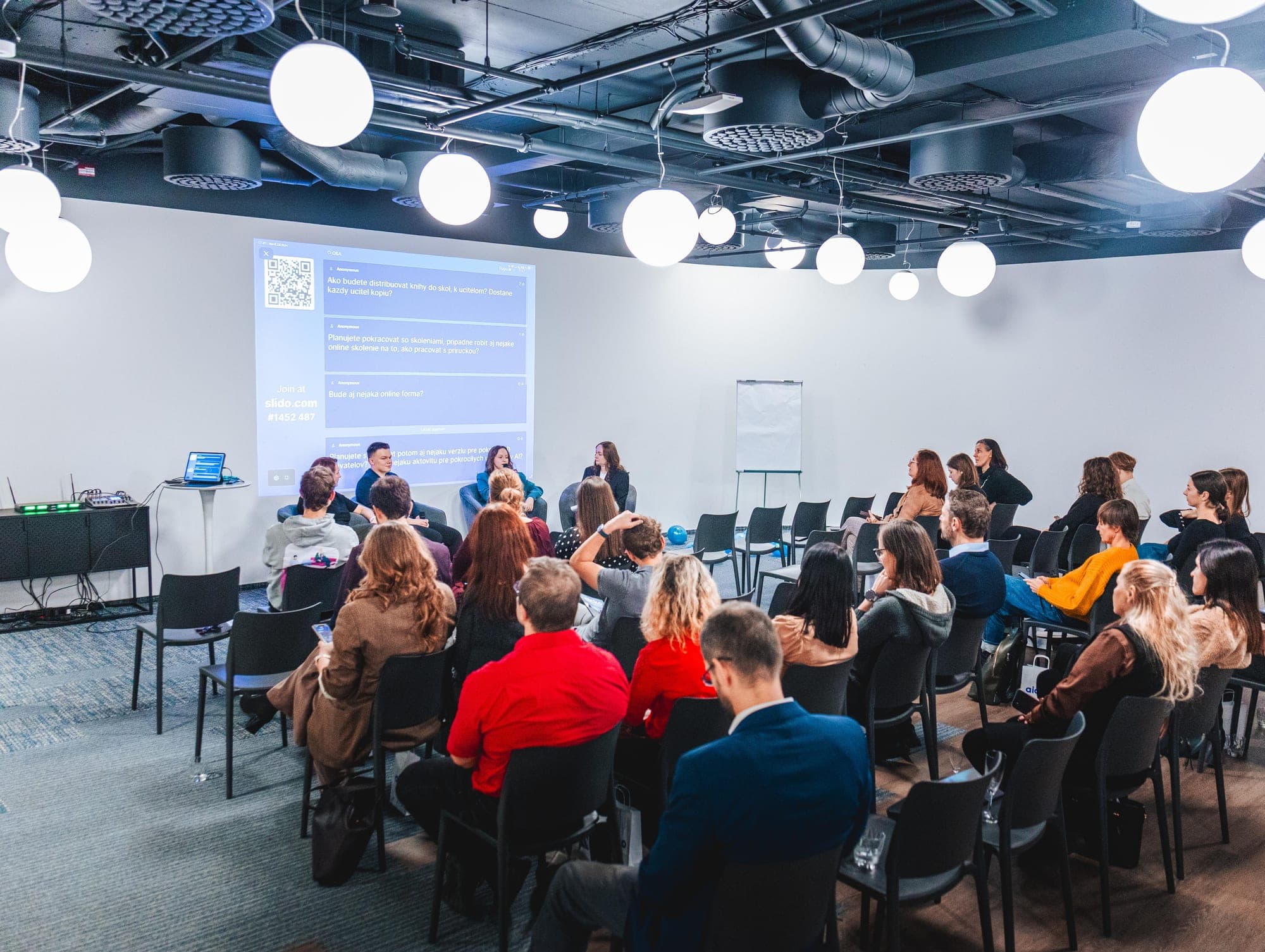 AI workshop pre učiteľov — Trnava — foto 6